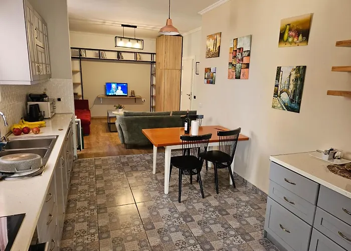 My -tirana Centre ティラナ