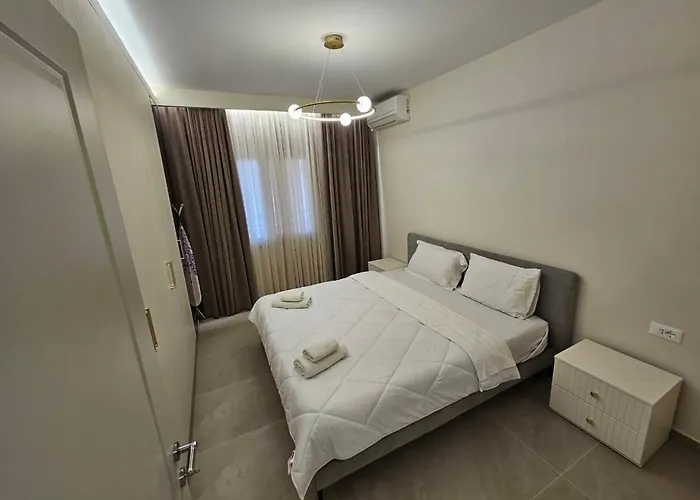 My -tirana Centre ティラナ